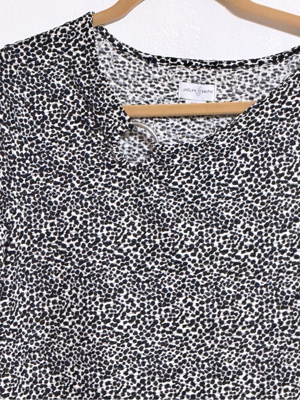 Jaclyn Smith Black and White Leopard Print Short Sleeve Tee - Picture 3 of 7